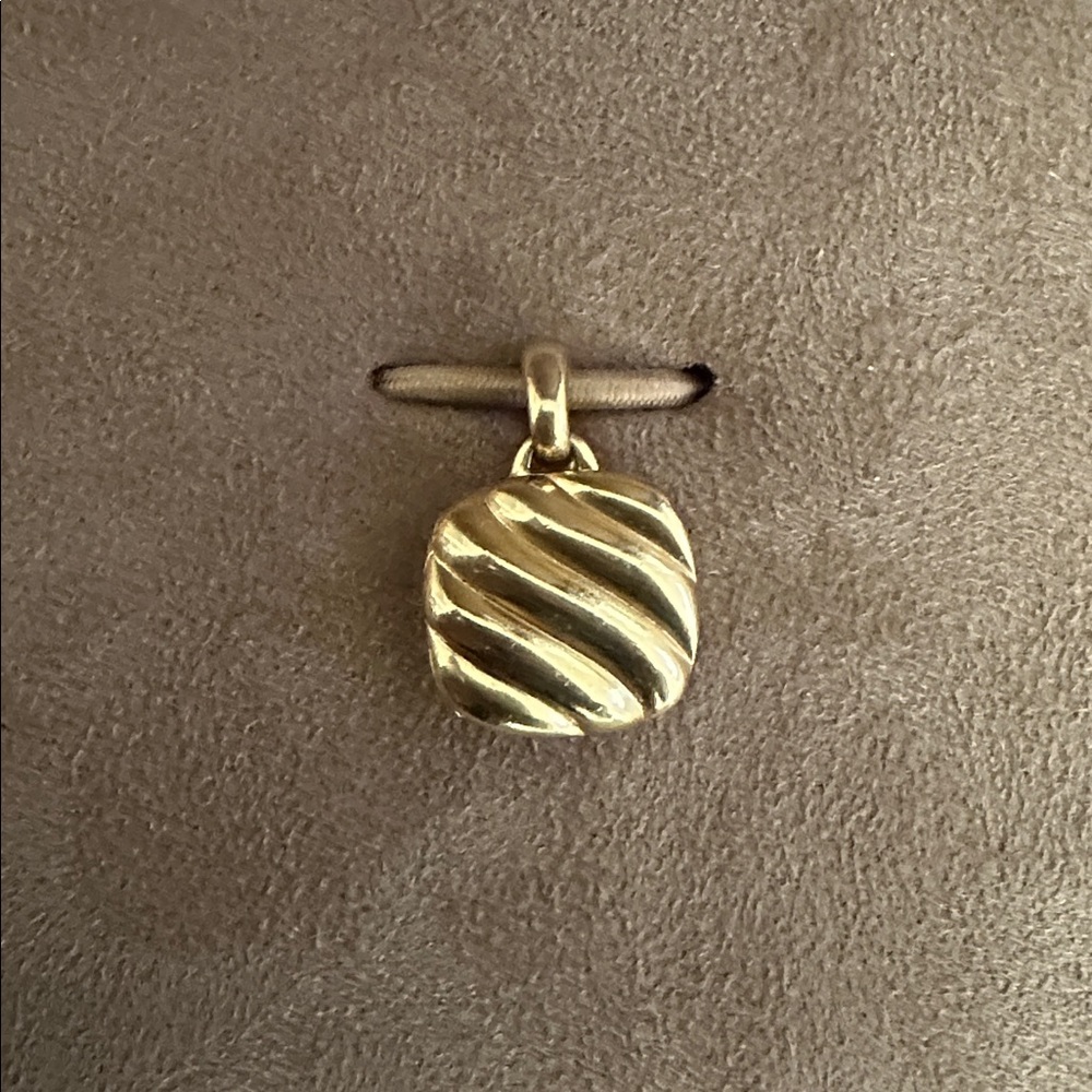 Authentic DAVID YURMAN SCULPTED CABLE SQUARE LOCKET - Picture 10 of 12